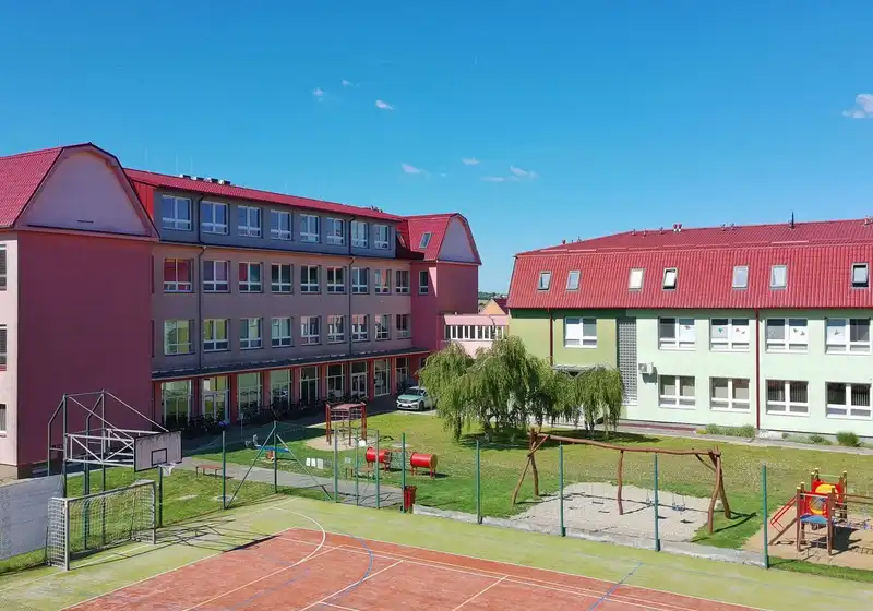 O škole